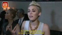 “Ele copia meu cabelo”, diz Miley Cyrus sobre Justin Bieber em entrevista ao ET Online