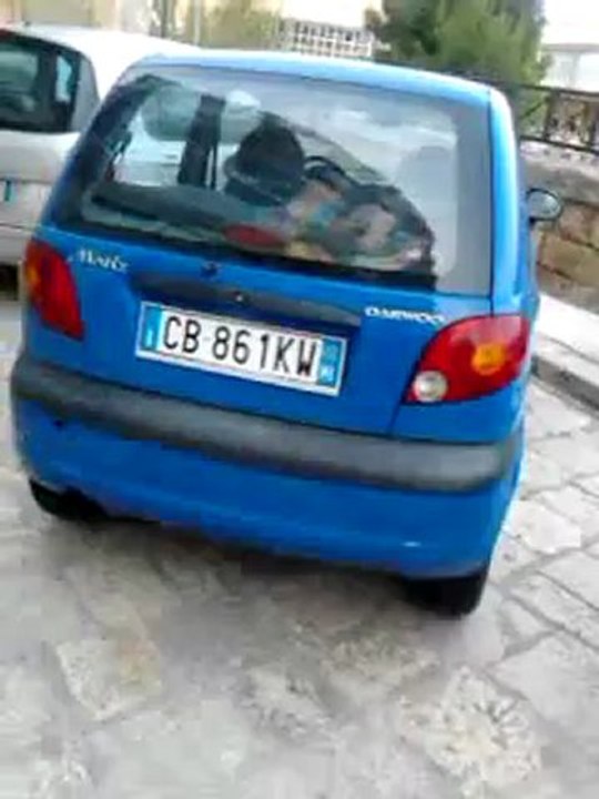 PARCHEGGIO A BRINDISI (ognuno si fa le regole da solo)