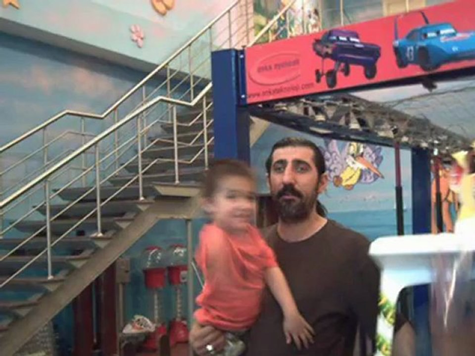 MeSKeN - Ahmet Emre Boran - Gel EtmE GülüM,YokluguN ÖlüM - SesliSayfamiz.Com