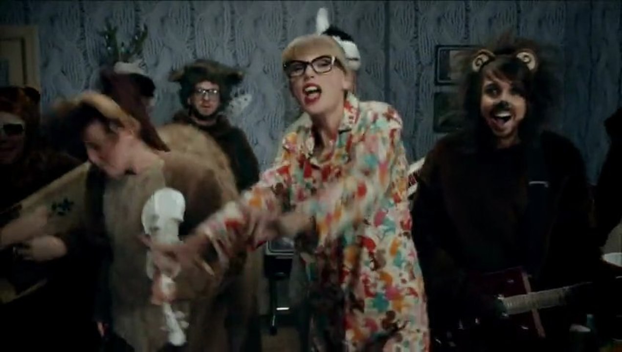 Taylor Swift - We Are Never Ever Getting Back Together (Official Music Video)