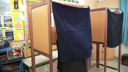 القبارصة ينتخبون رئيسهم على وقع ازمة اقتصادية خطيرة