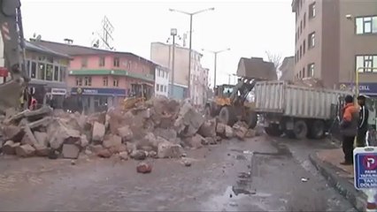 Ağrı Saat Kulesi Yıkıldı