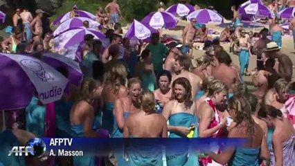 Un rassemblement de nageurs... sans maillots de bain à Sydney