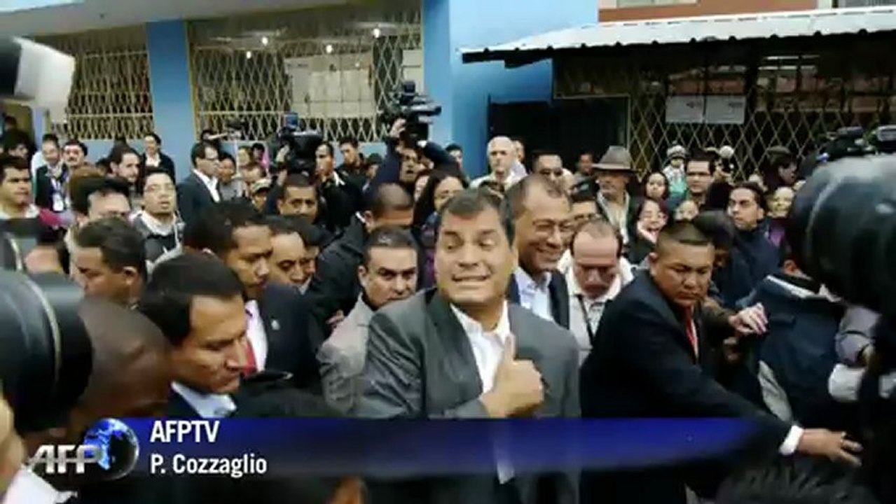 Equateur: le président Rafael Correa a voté à Quito