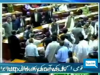 13-10-2011-PML-N MQM's Fight in National Assembly