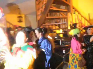 FIESTA DE DISFRACES EN JEREZ,ENTREGA DE CESTA A AMPARO Y PIQUITO DE MARIA Y HUGO