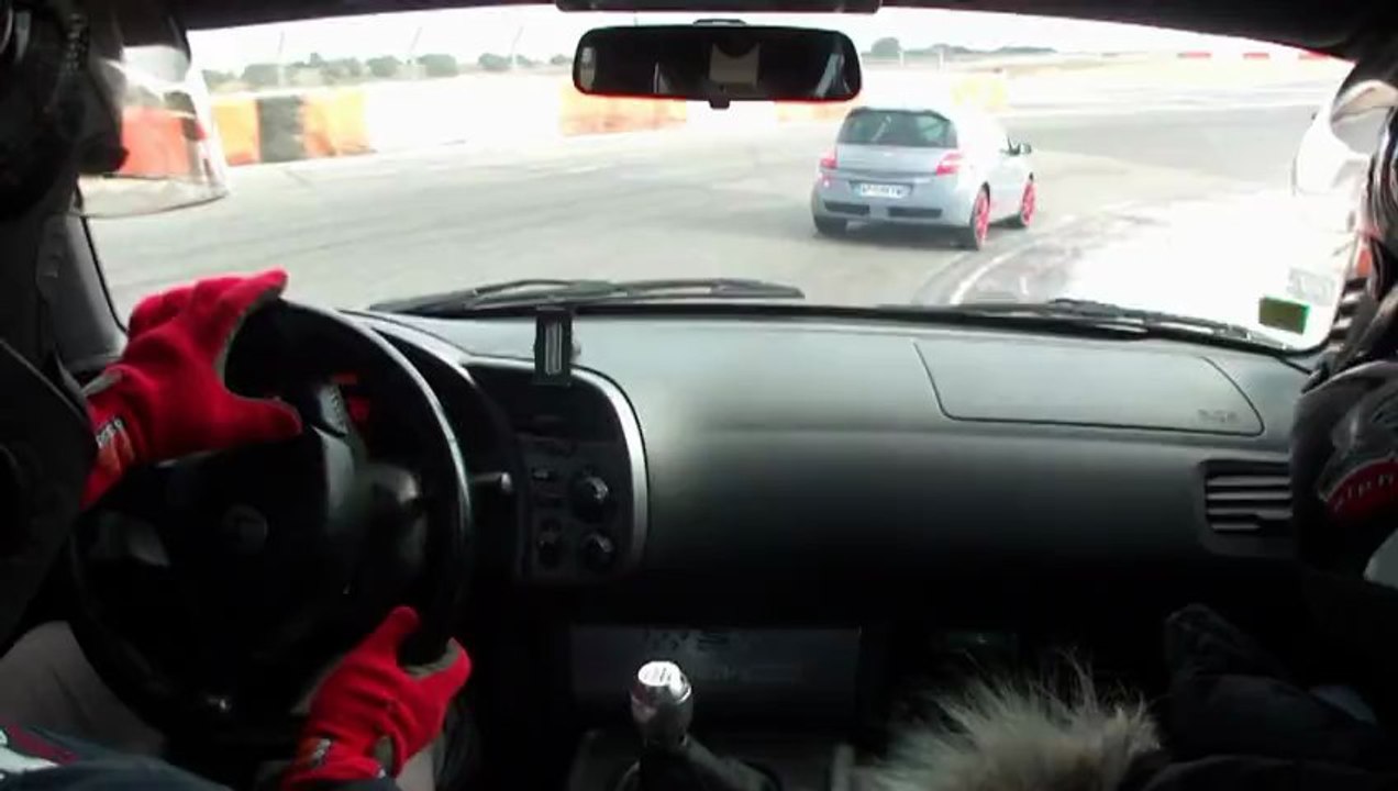 S2000 Mugen vs Mégane Trophy & R26R Lédenon 17/02/2013