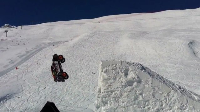 Le premier Backflip en voiture par Guerlain Chicherit