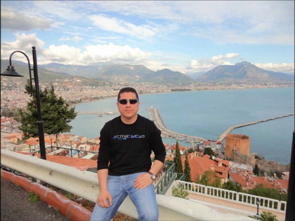 KARANFİL KOKAN YARİM