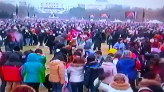 Kelly Ckarkson Sing at Inauguration Ceremony 1/21/2013