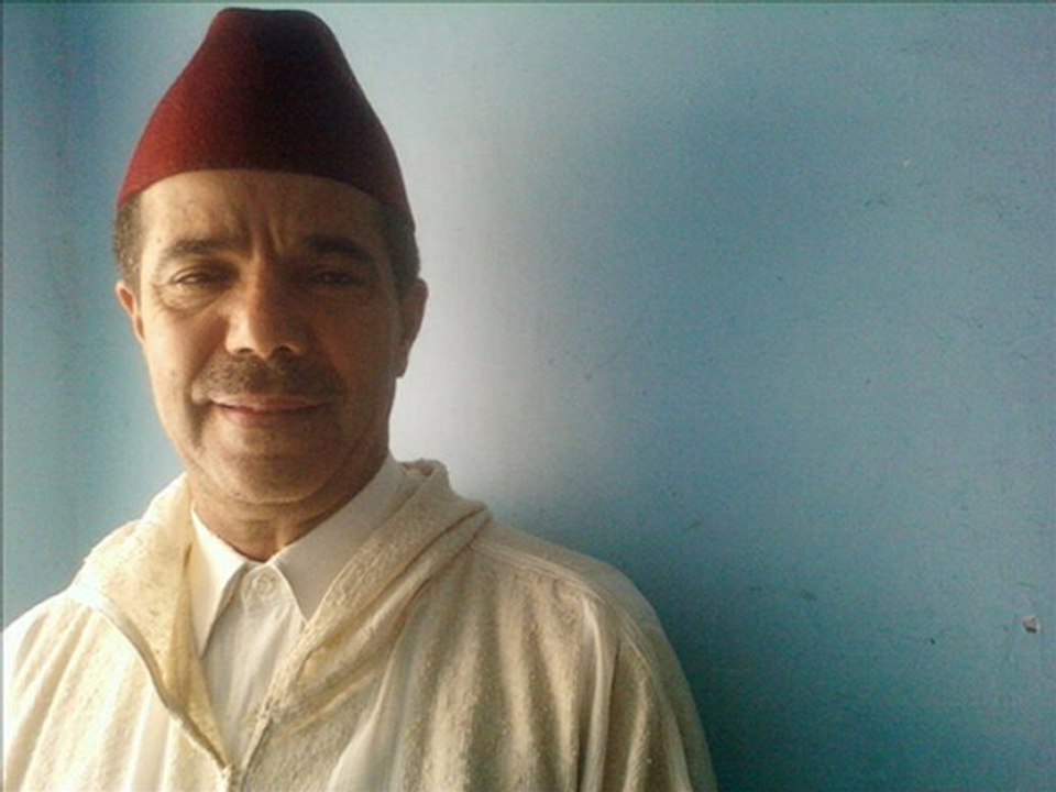 محمد الزيدي مؤذنا في مسجد بطنجة