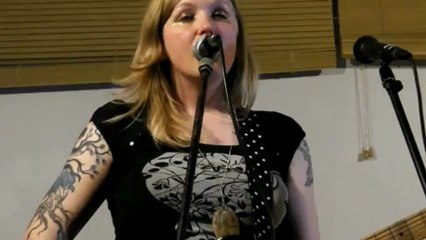 18-02-13 at Halo She Makes War