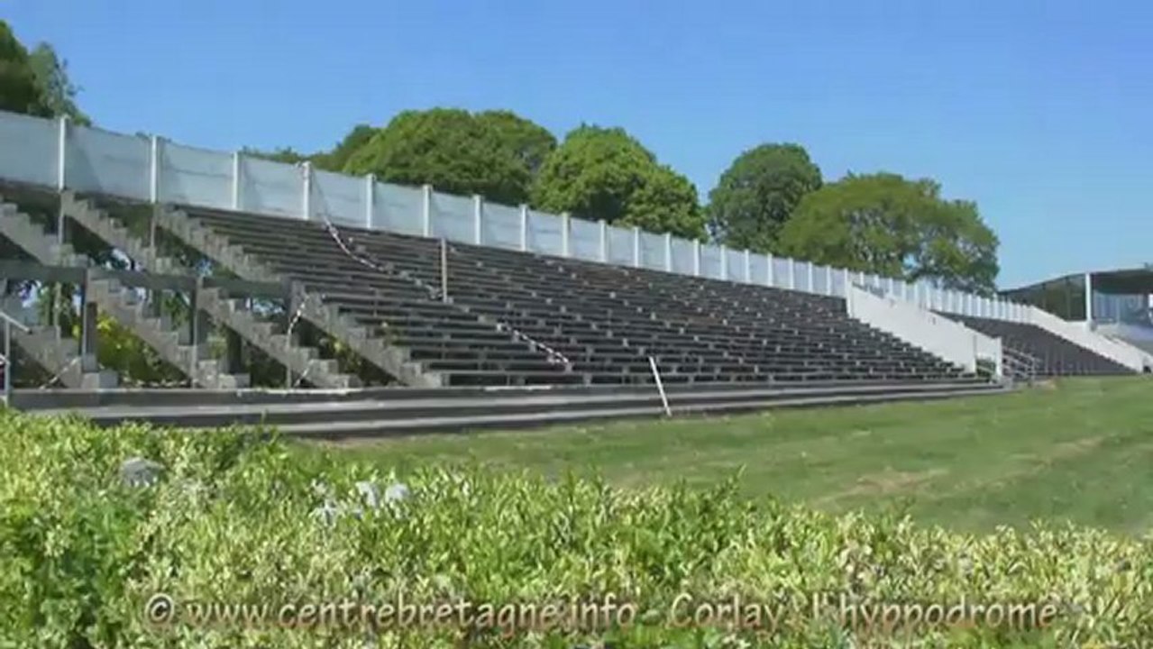 Corlay - son château , son étang, son hippodrome