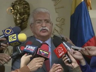 Gobierno asegura que no aumentará en IVA ni volverá el Impuesto al Débito Bancario
