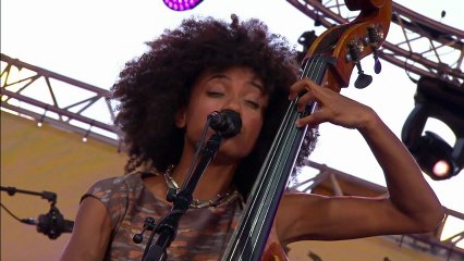 Esperanza Splading "Crowned & Kissed" - Zycopolis Productions