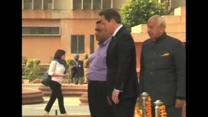 British PM lays wreath at India massacre site