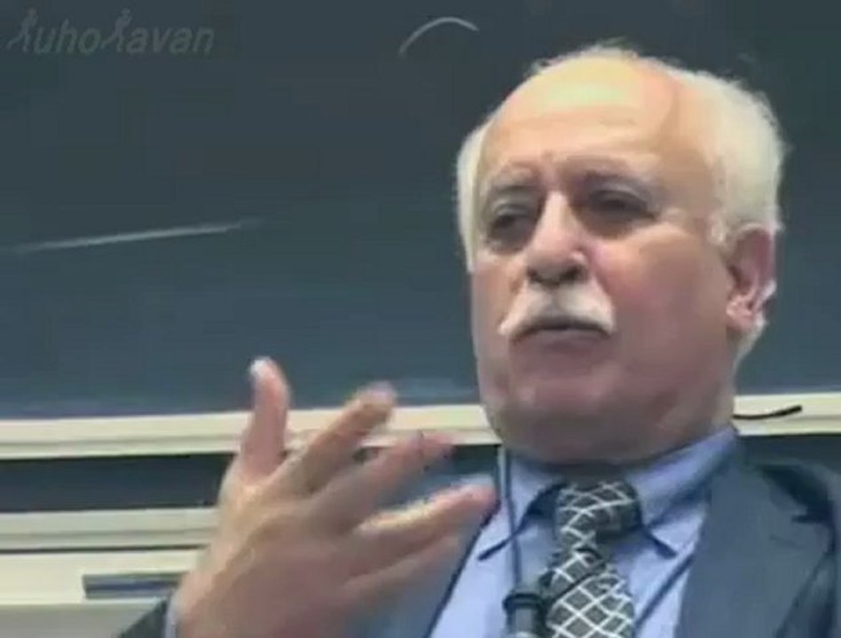 زبان فارسی و خود ایرانی مشکل دارد