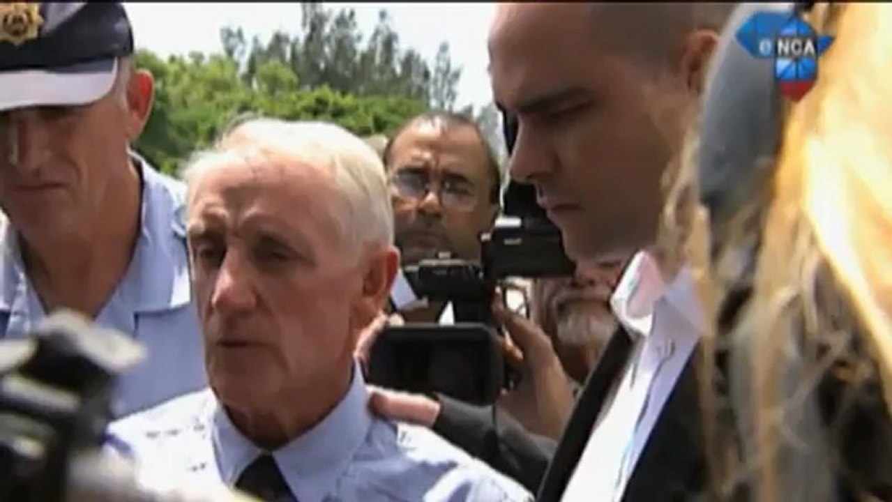 Familie nimmt abschied - reeva steenkamp beigesetzt