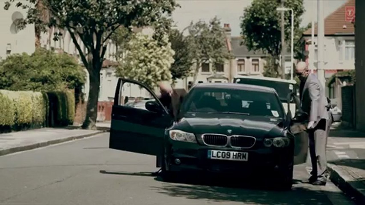 Berukhi Video Song - 7 Welcome To London - Asad Shan Sabeeka Imam Shreeji