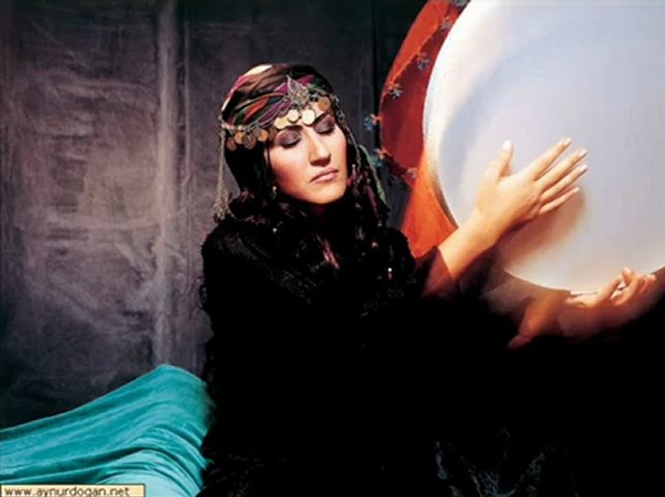 Aynur Dogan    -   Bir Gönüle Ask Girince