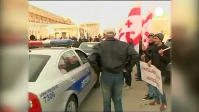 Gürcistan'da eski bakanlara görevi kötüye kullanma...