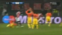 Kevin-Prince Boateng (AC Milan) marque contre le FC Barcelone en Ligue des champions
