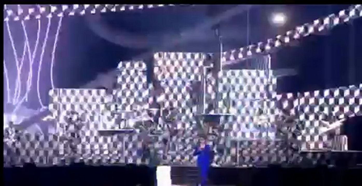 Robbie Williams  - Candy - Brit Awards