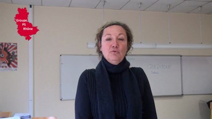 Béatrice ROUBALLAY, professeur de français, présente l'atelier d'expression du collège du Tonkin