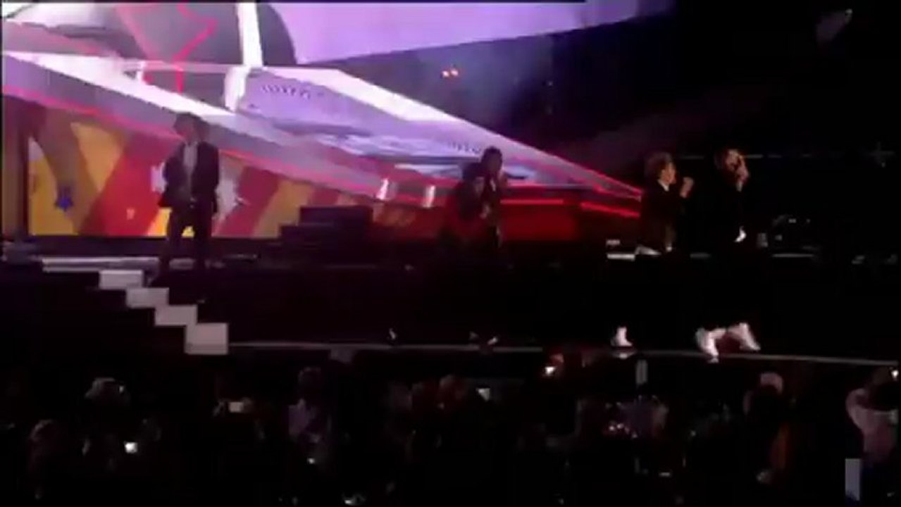 One Direction - One Way ( Live at the BRIT Awards 2013 )