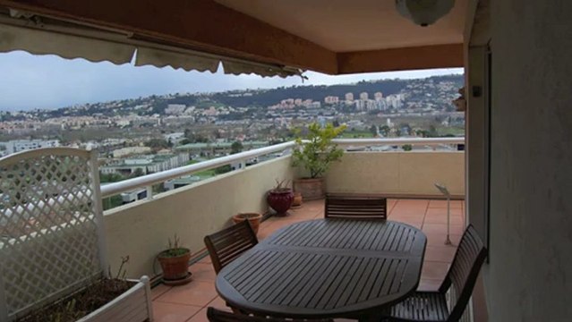 A vendre appartement 3 pièces Nice Sainte Marguerite - dernier étage - terrasse 75m2