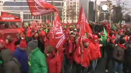 Belgio: in piazza a Bruxelles contro i nuovi tagli di Di...