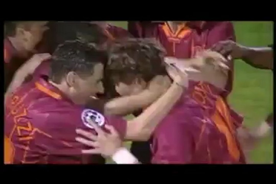 Συστημένο φάουλ από τον Τότι (Αταλάντα - Ρόμα 0-4)