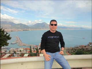 MAHŞERİ DÜNYADA YAŞIYORUM BEN