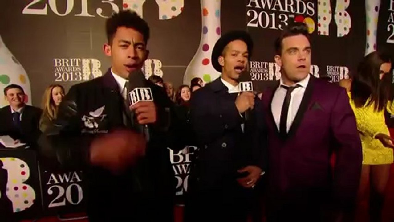 Robbie Williams Talks To Rizzle Kicks   BRITs 2013