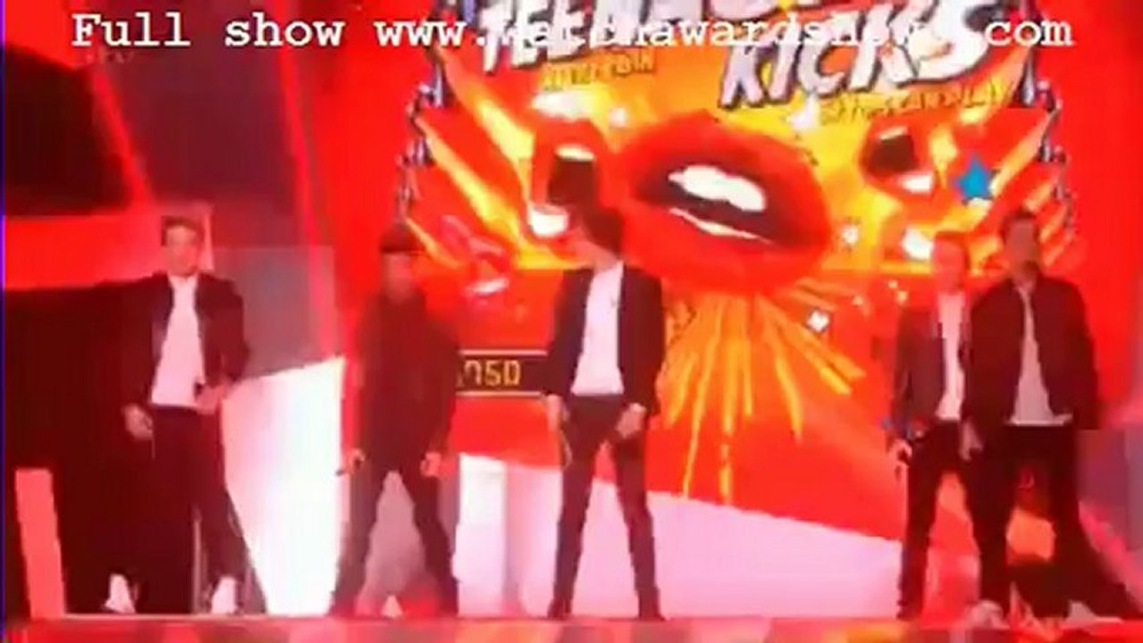 Video One Direction Comic relief Live Performance BRITs 2013 [HD]