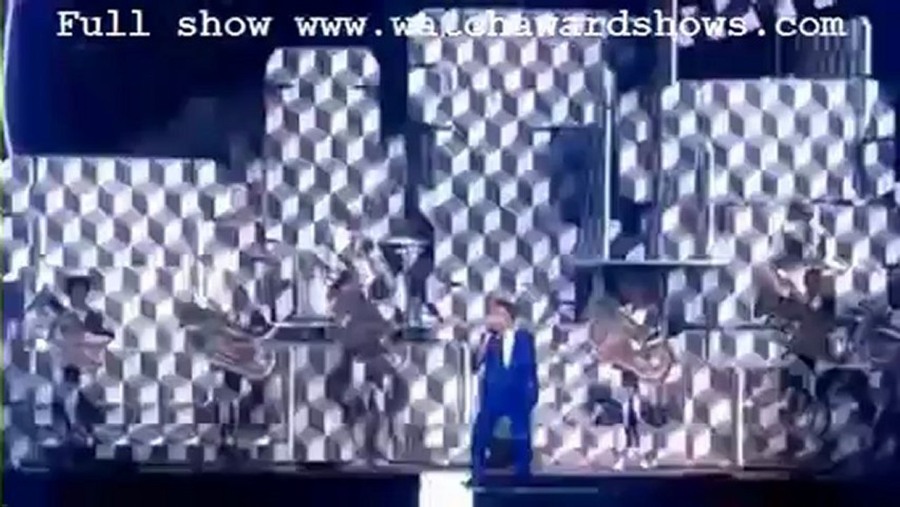 Video Robbie Williams Candy Live Performance BRITs 2013 [HD]