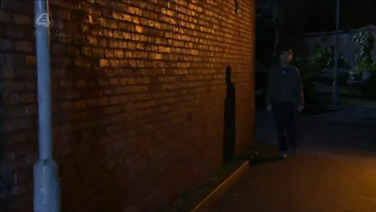 Stendan's alleyway kisses