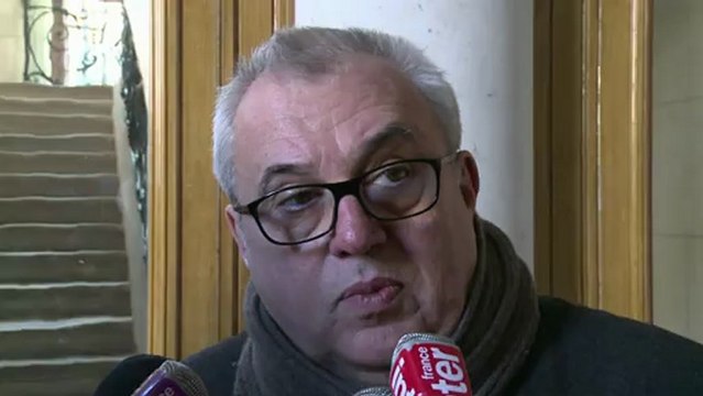 Cheval: peut-être d'autres filières en plus de Spanghero, selon Hamon