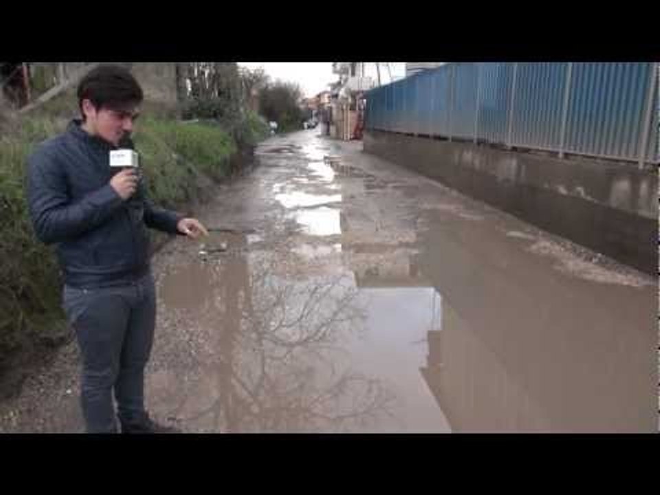 Carinaro (CE) - Buche sulla strada provinciale Carinaro - Teverola (21.02.13)