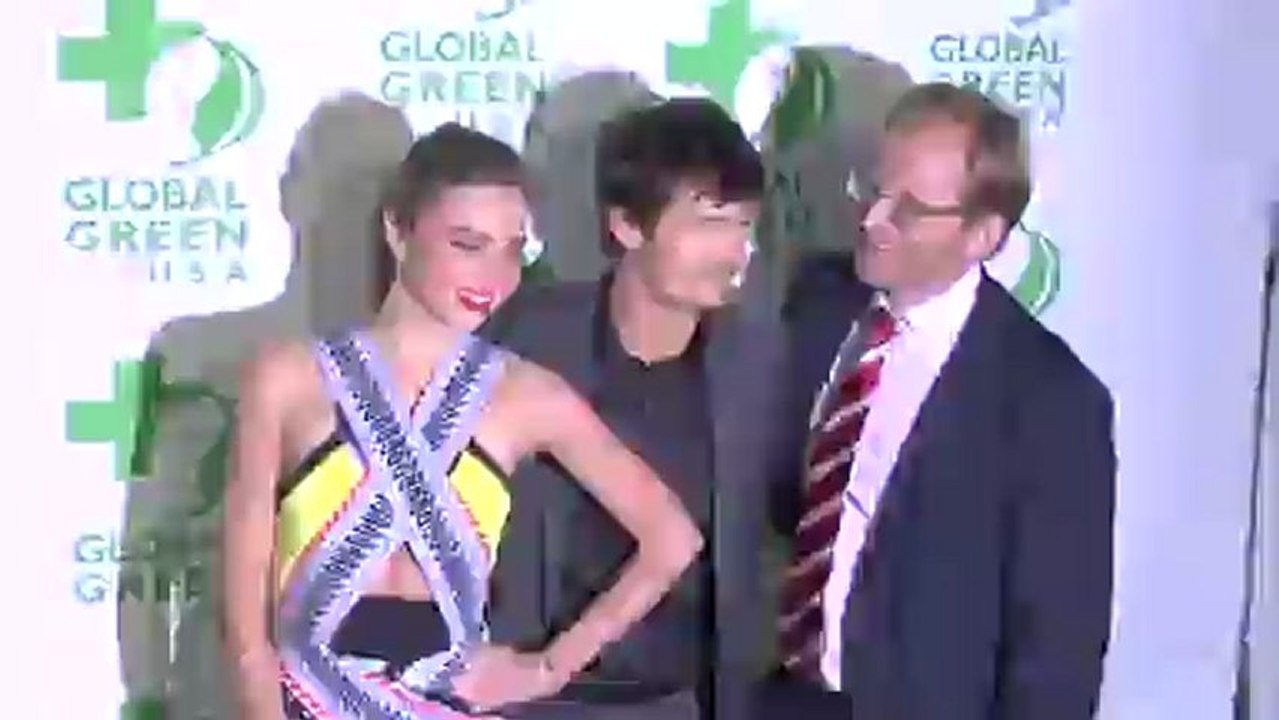 Miranda Kerr und Orlando Bloom turtelnd