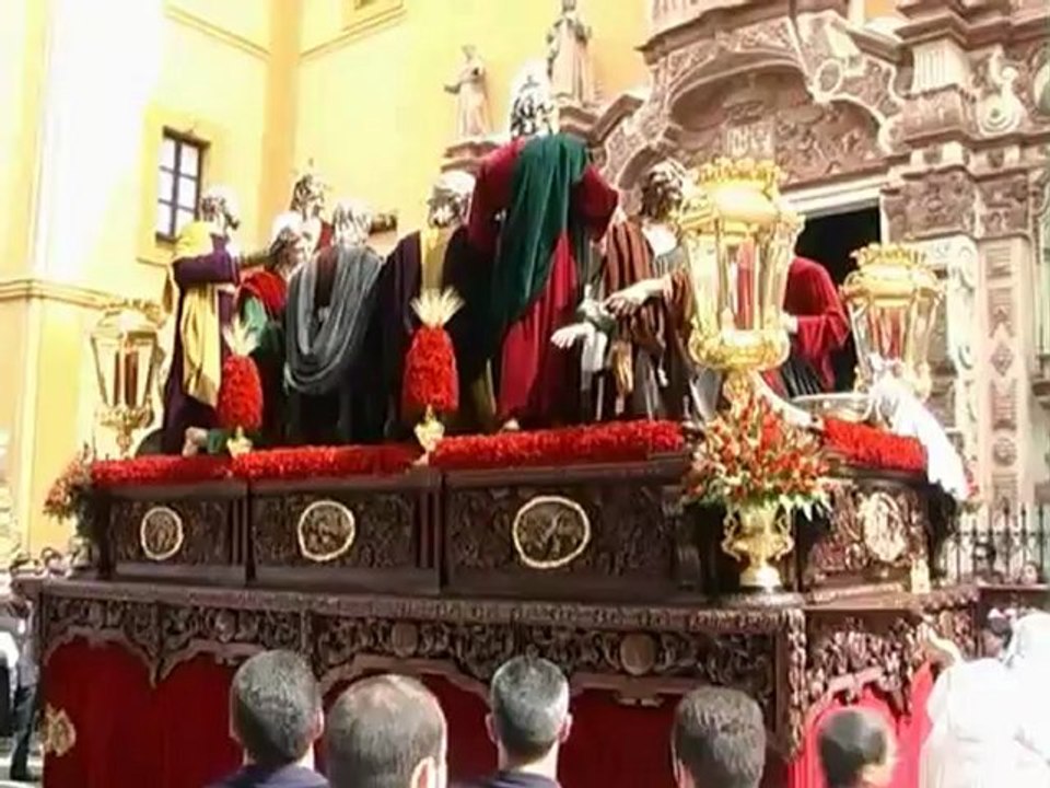 semana santa  -jesus camina por las calles de sevilla parte 1
