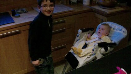 Anto fait rire Paola