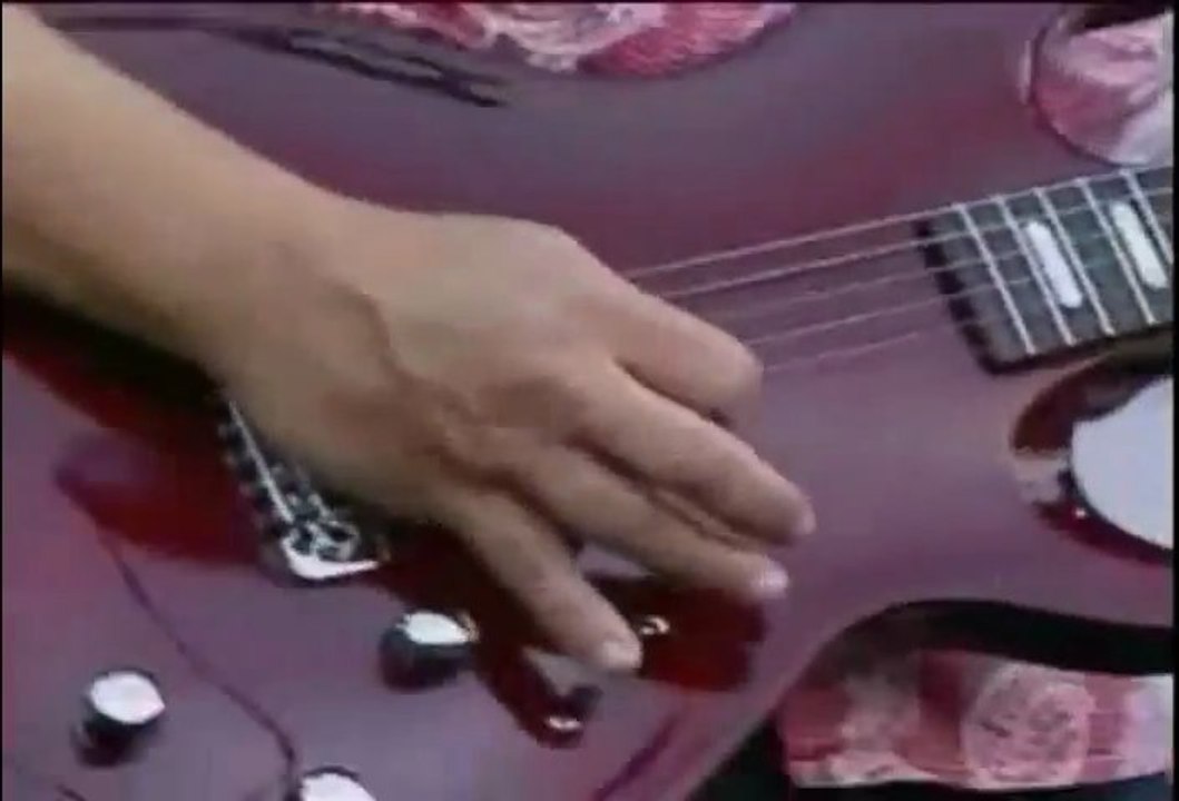 2004 - Everybody Wants to Rule The World (KROQ: Inland Invasion)