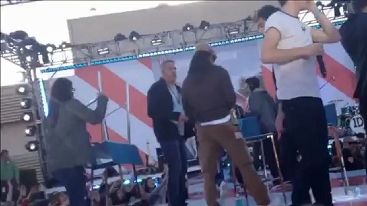 One Direction - Harlem Shake (1D Boys Edition)