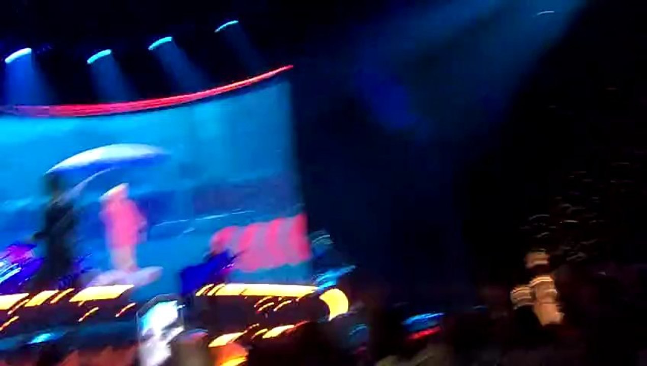 INDOCHINE - Traffic Girl - Axone fév 2013