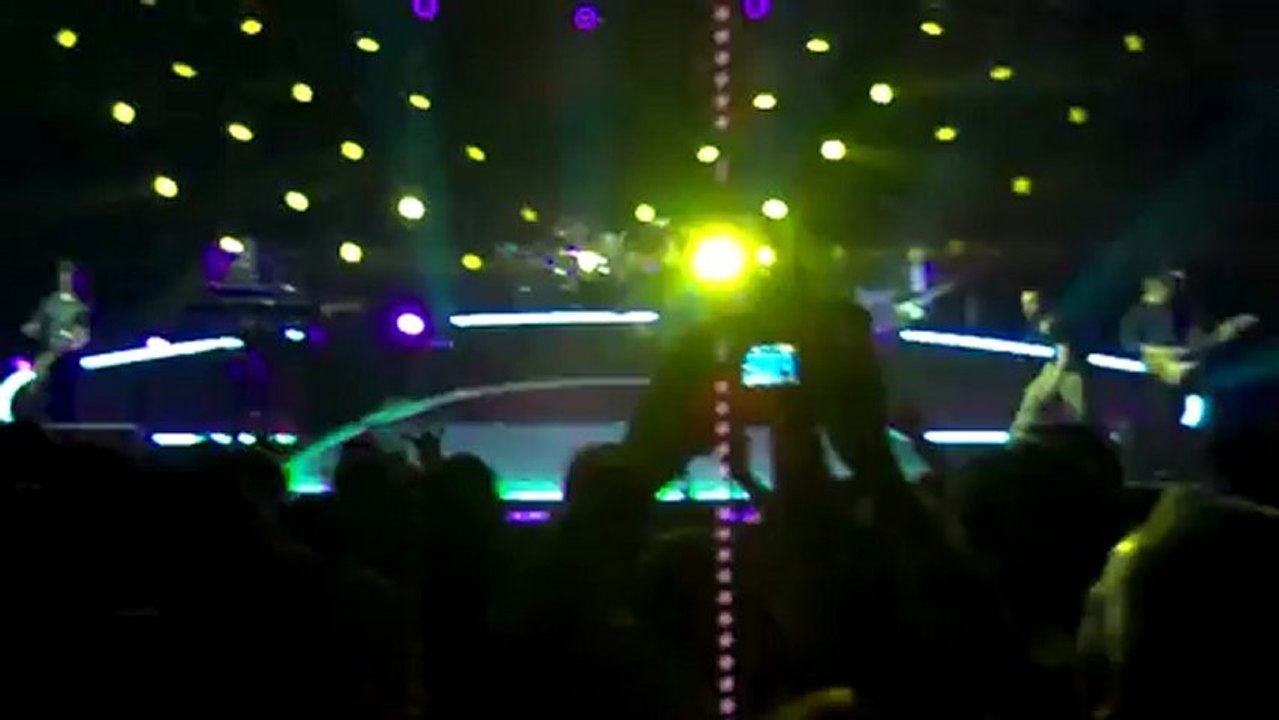 INDOCHINE - Miss Paramount - Axone fév 2013