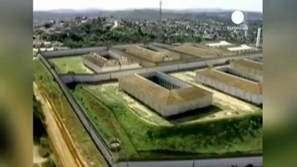 Des détenus brésiliens prennent deux otages