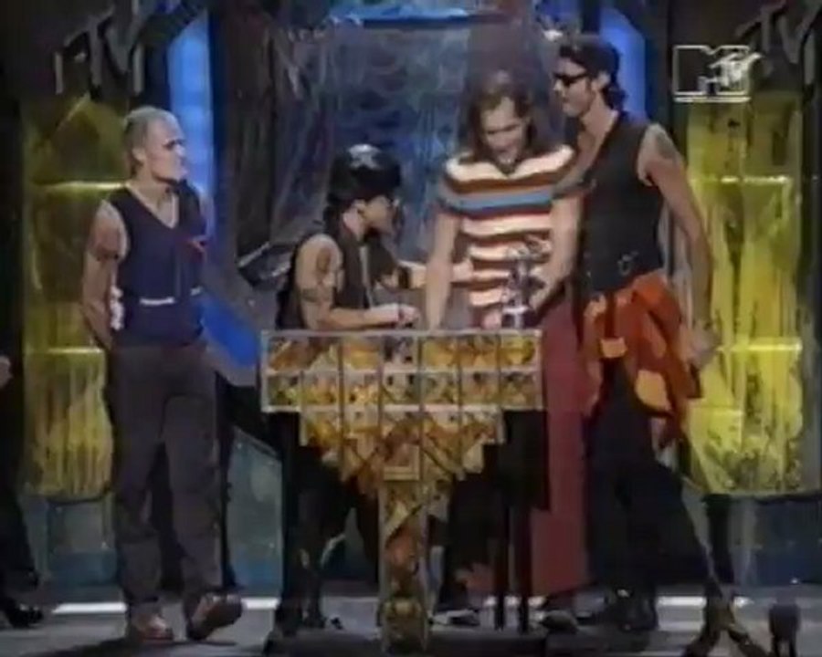Red Hot Chili Peppers - Give It Away (Breakthrough Video MTV VMA 1992)