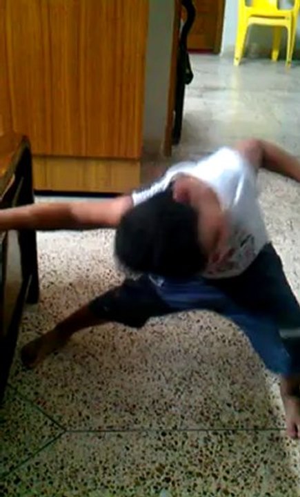funny baby dance by shahmeer
