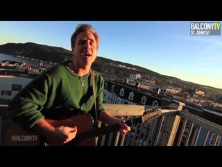 SEAN MCCANN - MERRY CHRISTMAS EVERYONE (BalconyTV)
